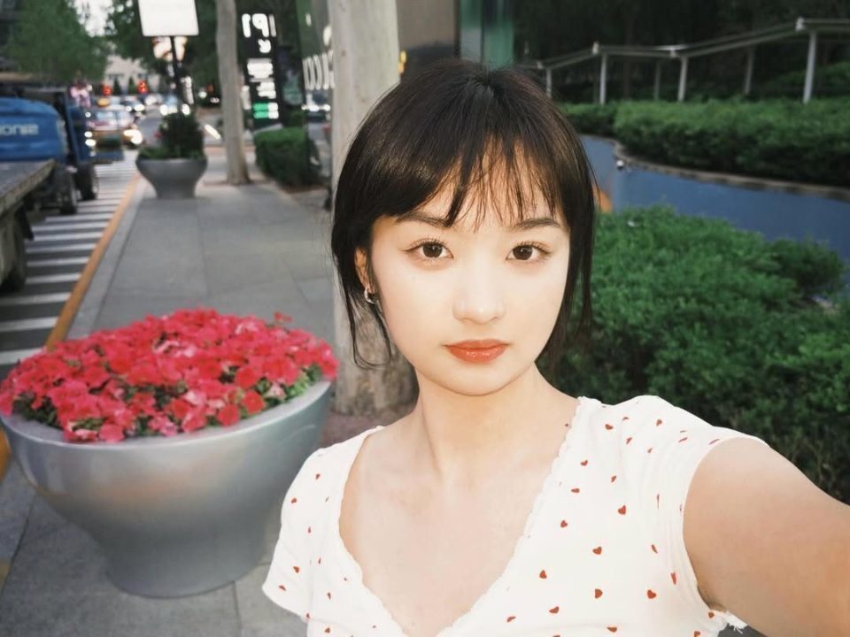 rlGSs, 日前, 杨瀚森和女