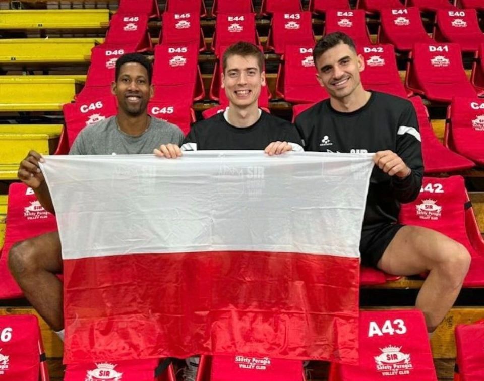 bhywA, qjIAA, 突尼斯籍接